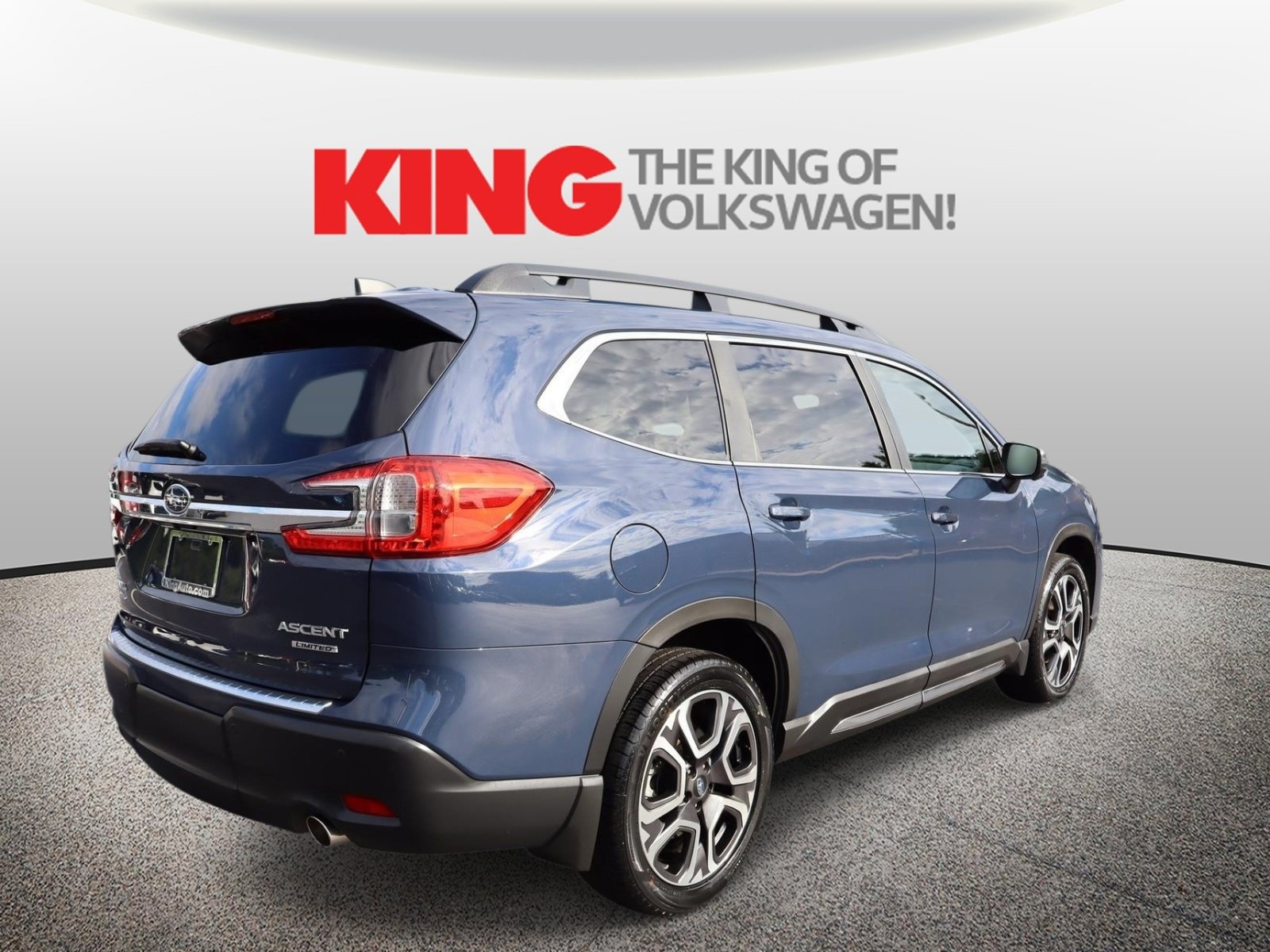 Used 2023 Subaru Ascent Limited w/ Technology Package AWD/4WD image 3