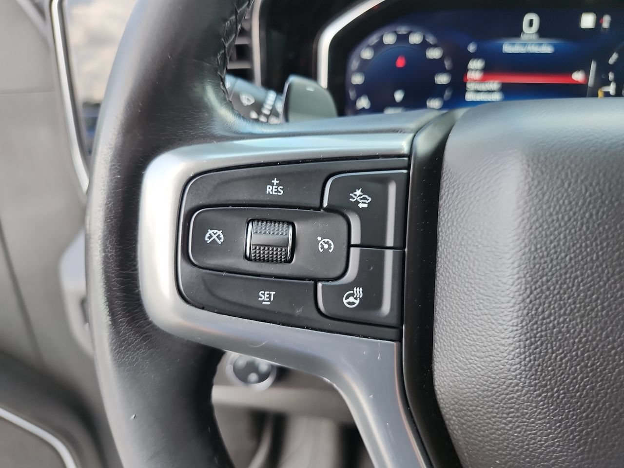Used 2022 Chevrolet Silverado 1500 LT RWD image 27
