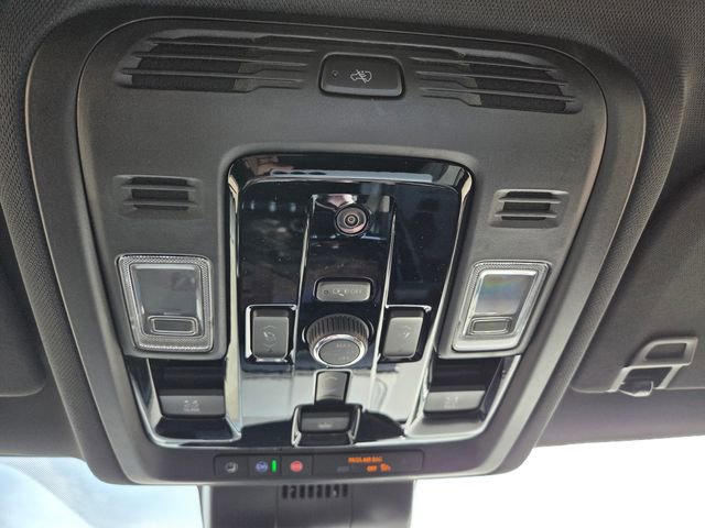 New 2026 GMC Yukon XL AT4 w/ AT4 Premium Plus Package AWD/4WD image 32