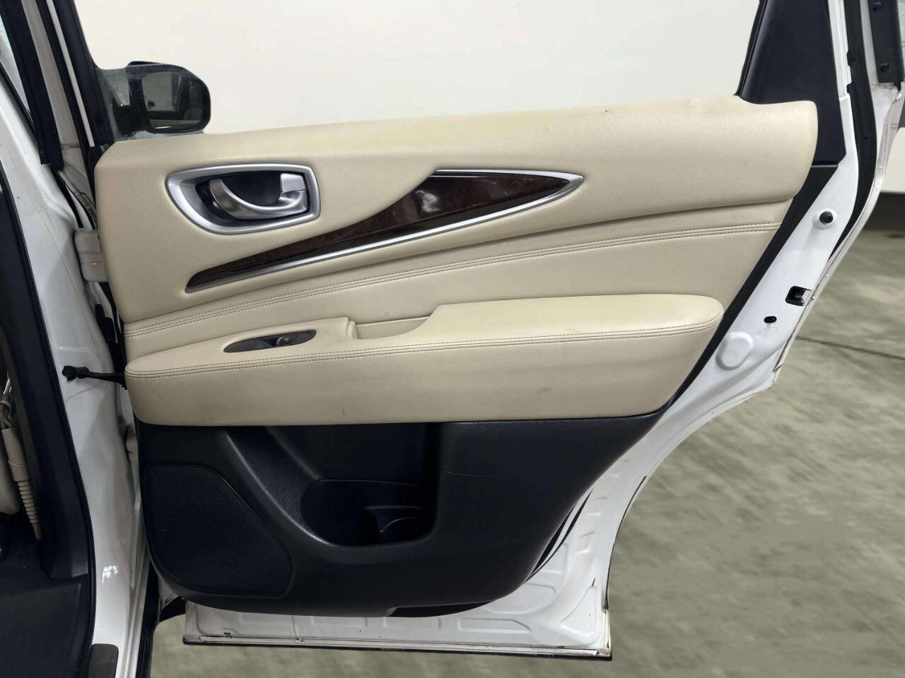 Used 2015 INFINITI QX60 AWD w/ Premium Plus Package image 20