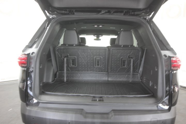 Used 2022 Chevrolet Traverse LT w/ LPO, Floor Liner Package image 5