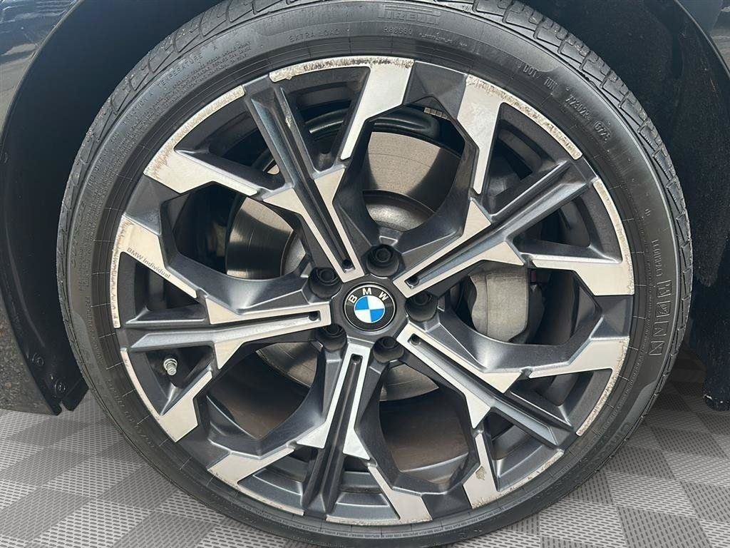 Used 2025 BMW 330i Sedan w/ Premium Package RWD image 14