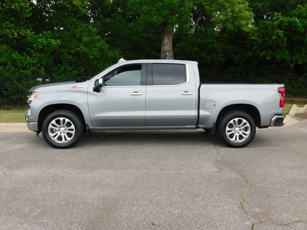 Certified 2025 Chevrolet Silverado 1500 LTZ AWD/4WD image 2