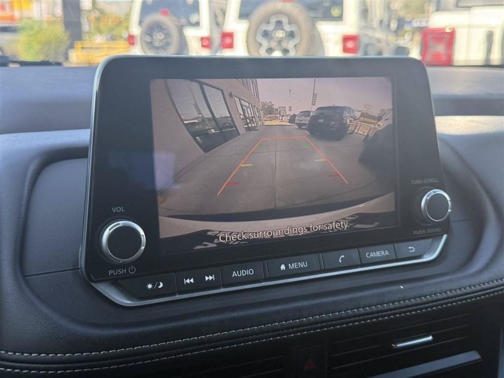 Used 2023 Nissan Rogue S AWD/4WD image 27