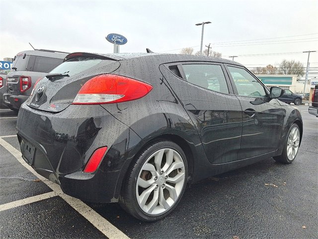Used 2013 Hyundai Veloster w/ Style Pkg image 6