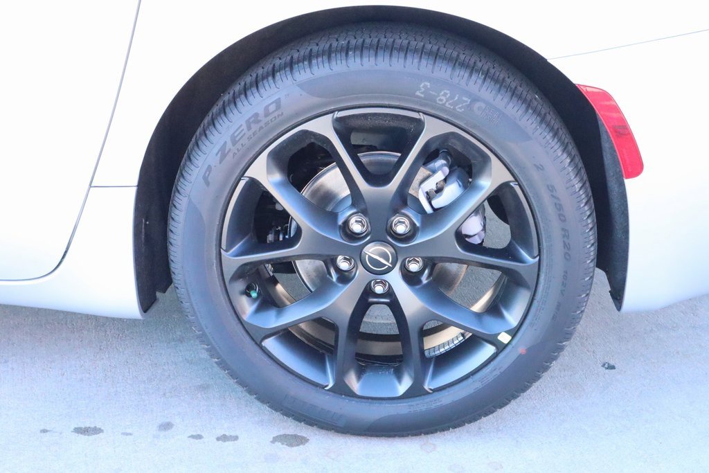 New 2026 Chrysler Pacifica Limited w/ Uconnect Theater Family Group image 22