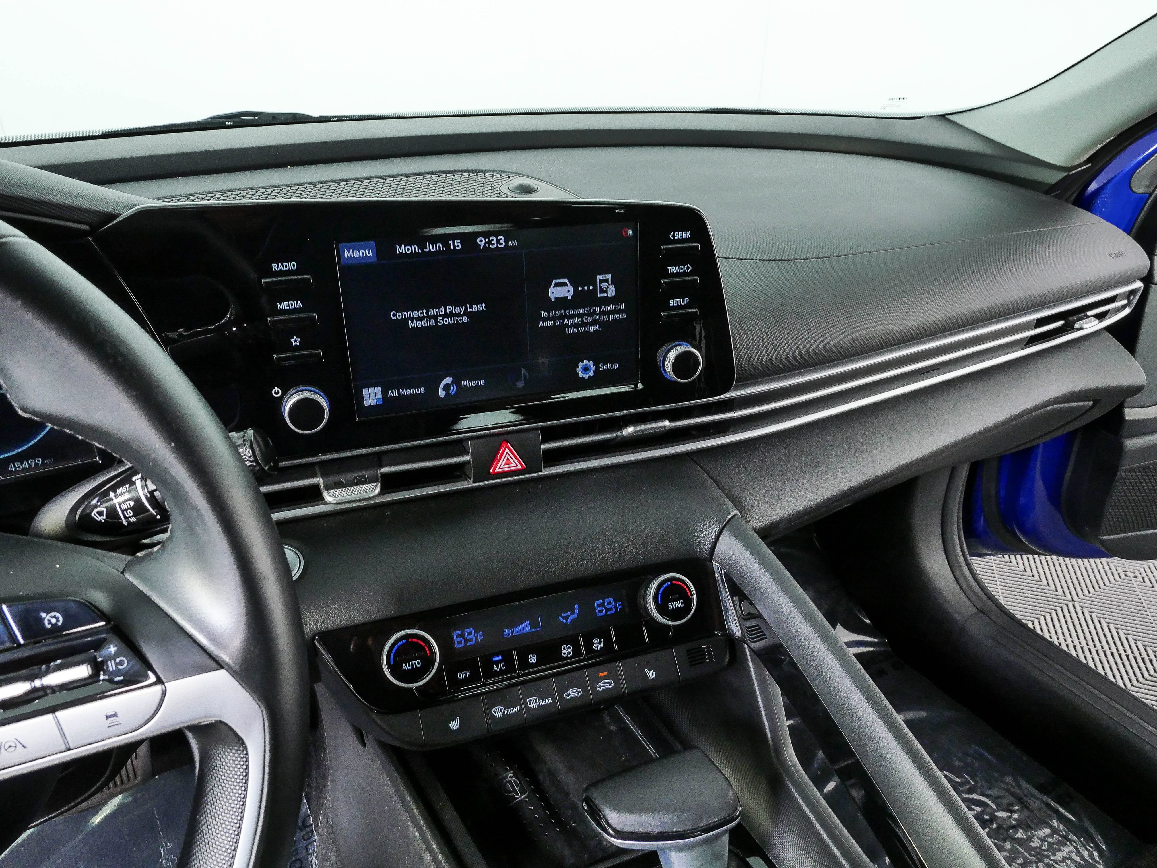 Used 2021 Hyundai Elantra SEL w/ Convenience Package FWD image 12