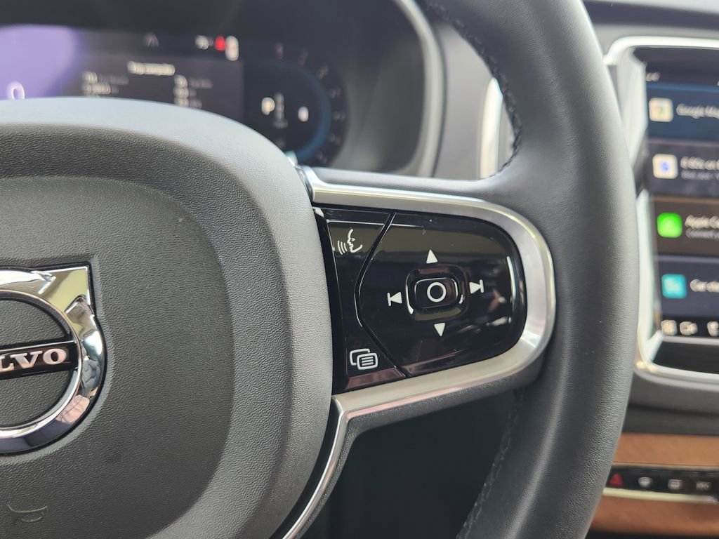 Used 2023 Volvo XC90 B6 Core w/ Protection Package Premier image 17