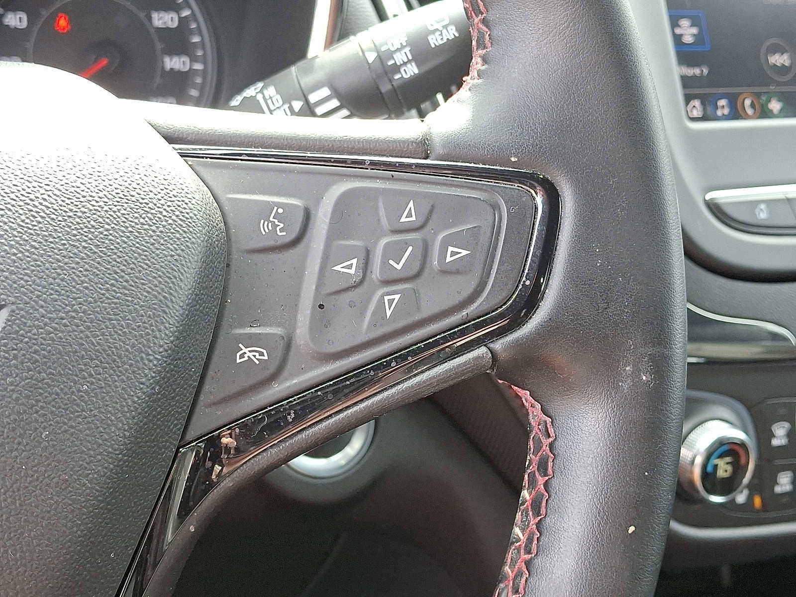 Used 2023 Chevrolet Equinox RS w/ LPO, Floor Liner Package image 22