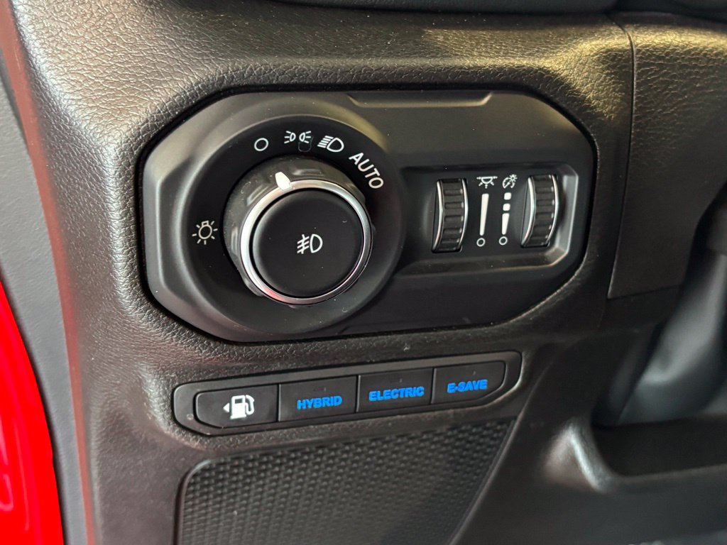 Used 2022 Jeep Wrangler Unlimited Sahara AWD/4WD image 20