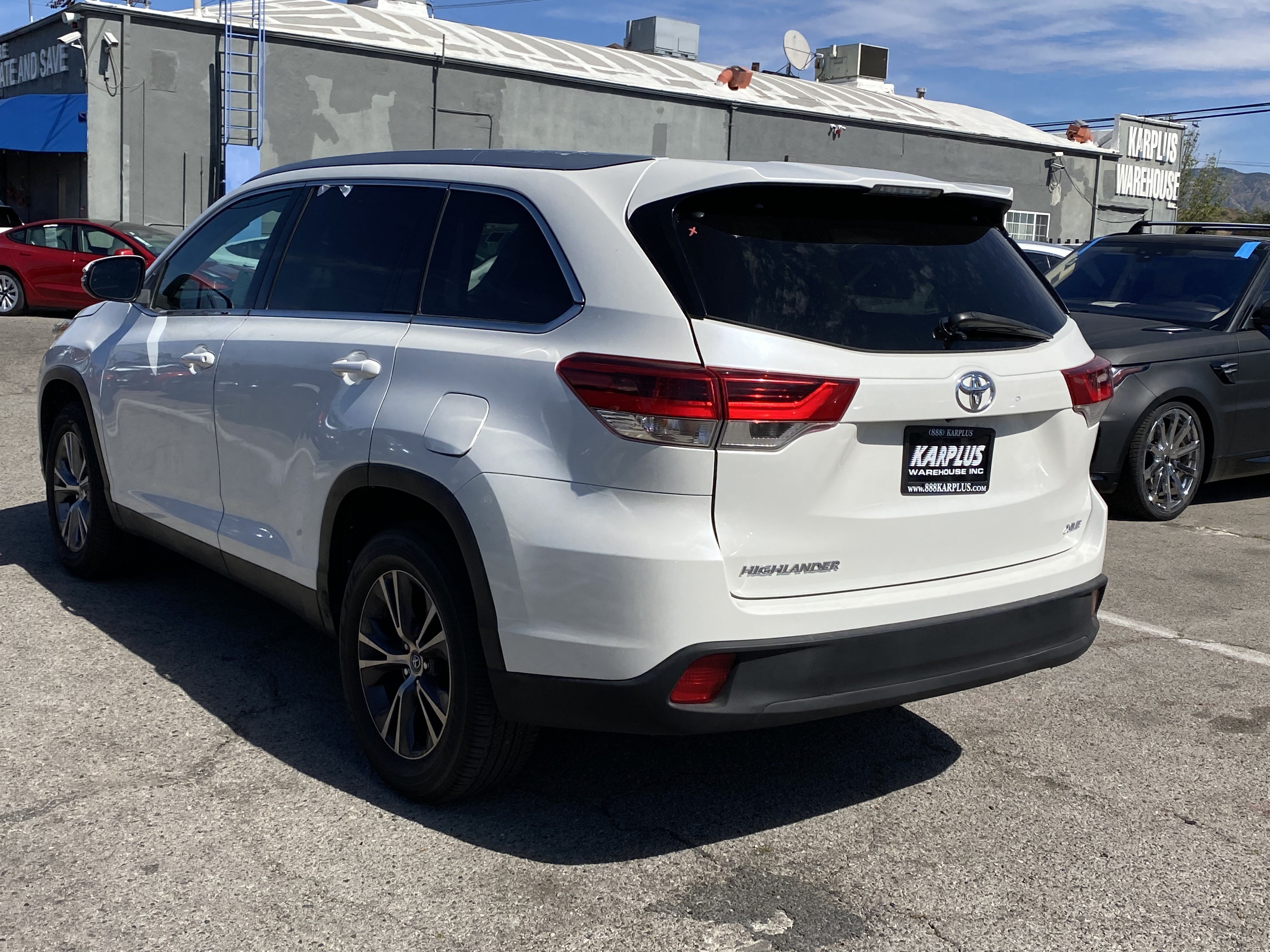 Used 2019 Toyota Highlander XLE FWD image 10