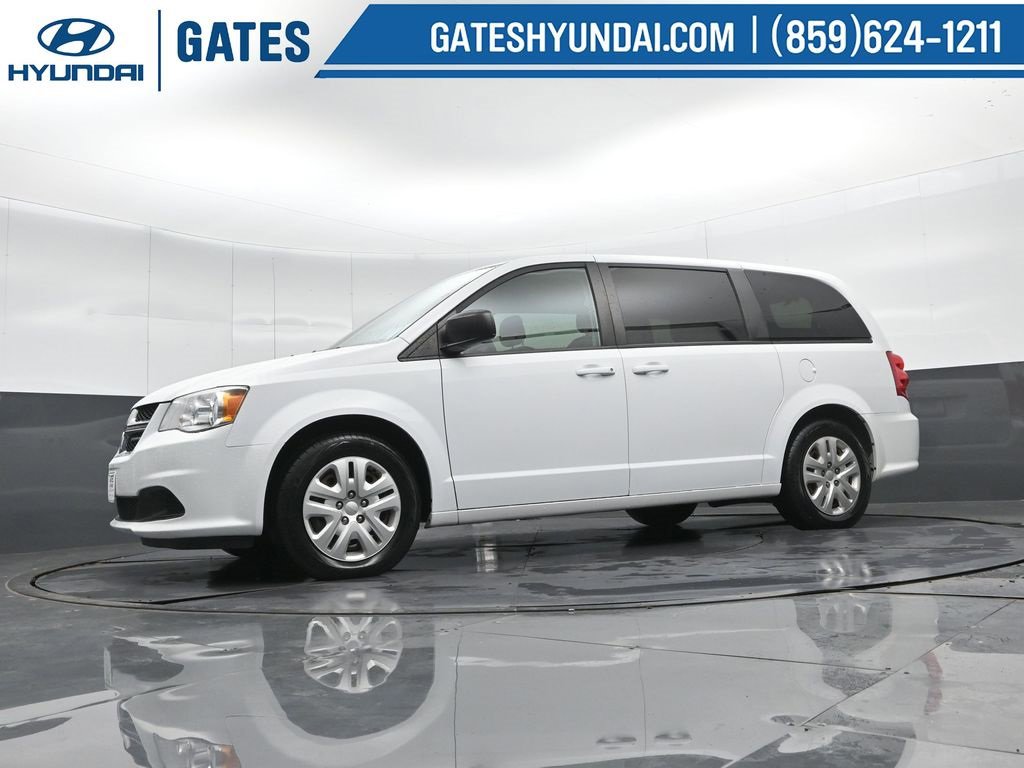 Used 2018 Dodge Grand Caravan SE w/ UConnect Hands-Free Group image 16