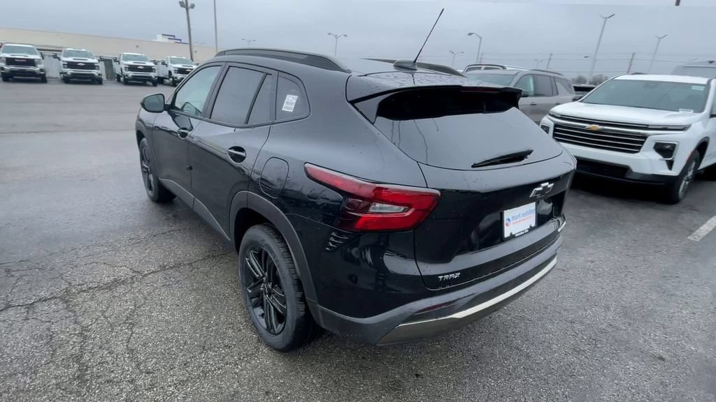 New 2026 Chevrolet Trax ACTIV w/ Sunroof Package FWD image 8