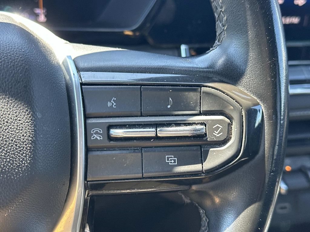 Used 2023 Chevrolet Colorado LT RWD image 23