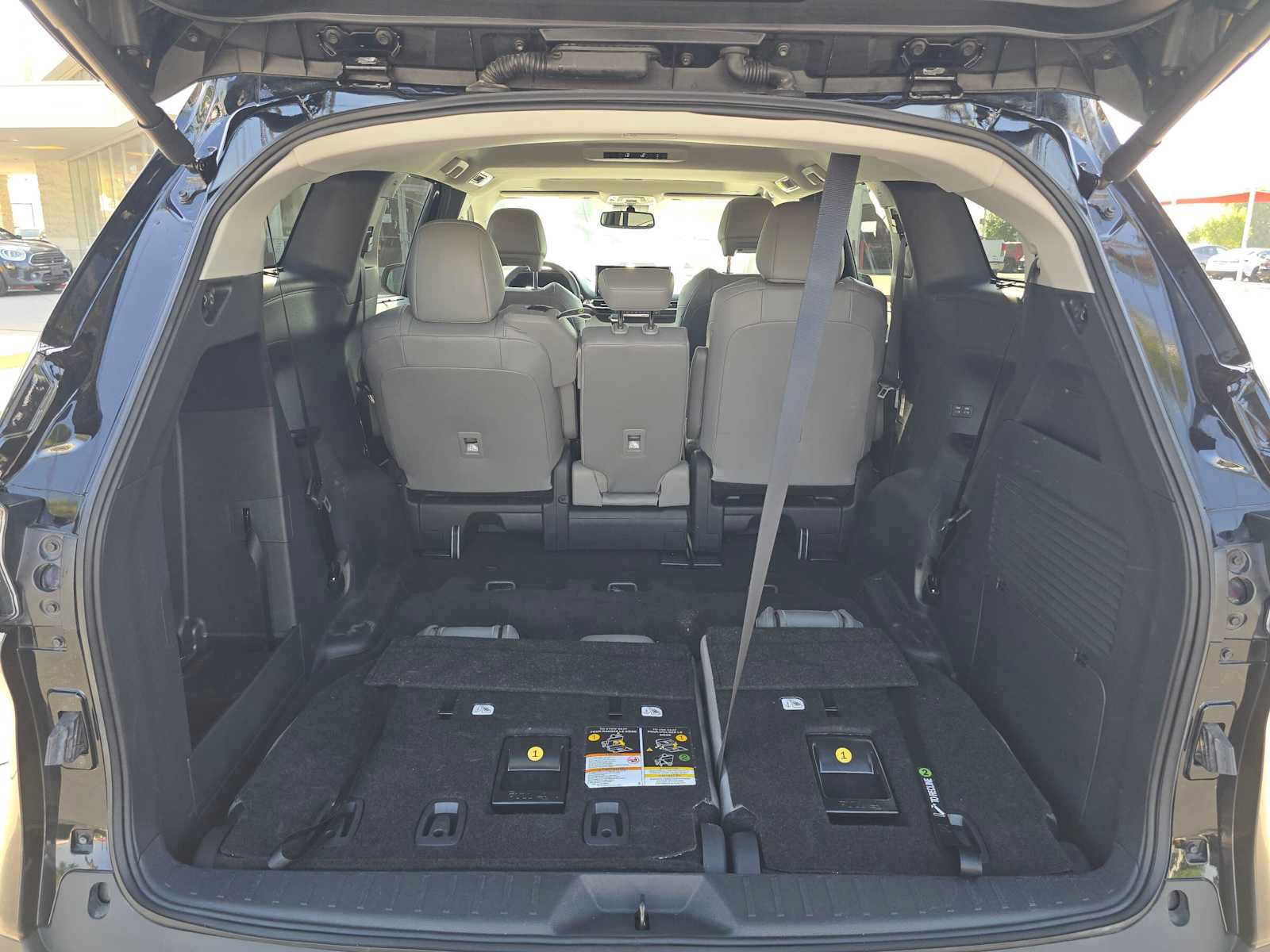 Used 2026 Toyota Sienna XLE FWD image 16