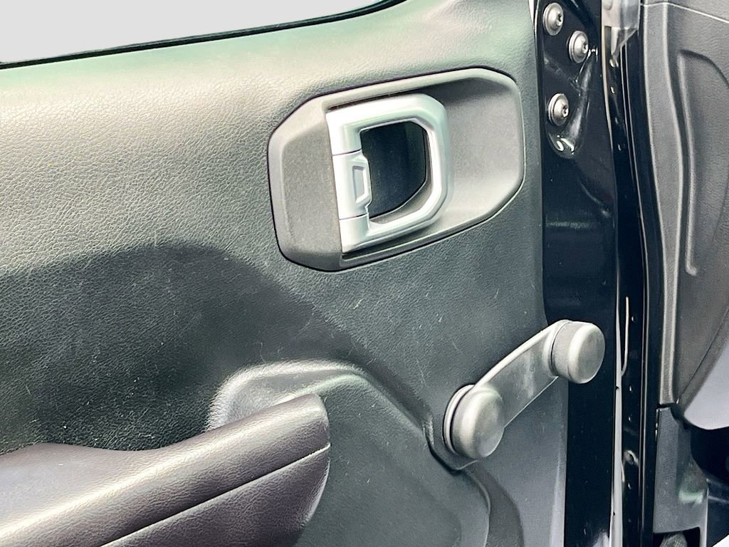 Used 2018 Jeep Wrangler Unlimited Sport image 17