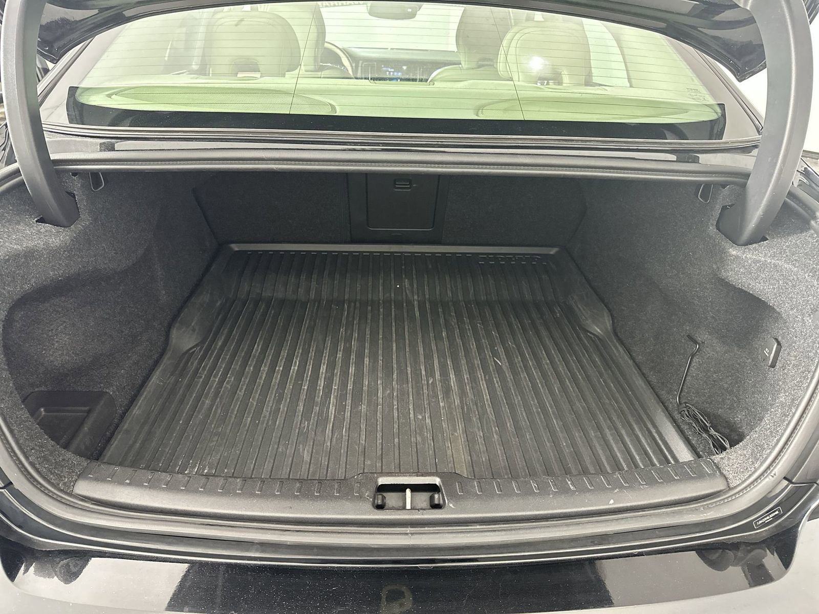 Used 2020 Volvo S60 T6 Momentum w/ Protection Package Premier image 26