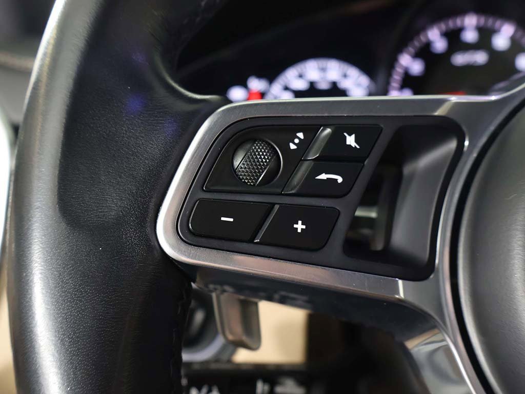 Used 2022 Porsche Cayenne GTS image 45