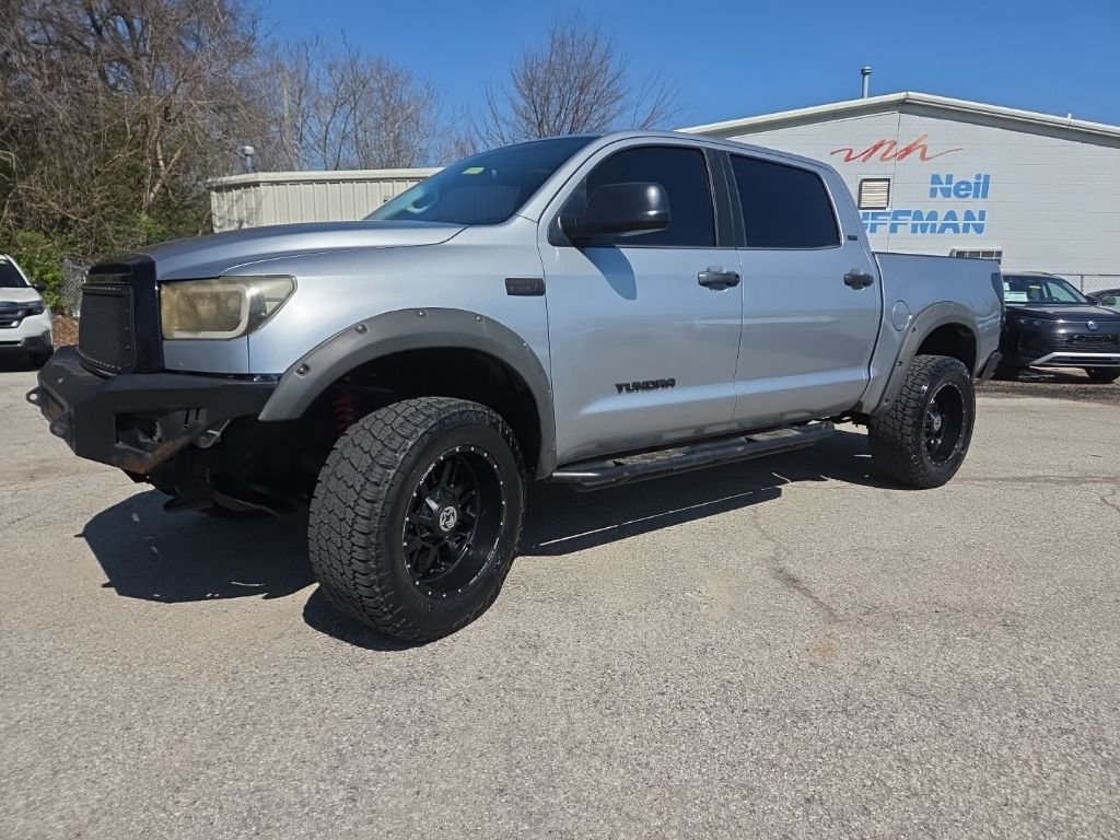Used 2013 Toyota Tundra 4x4 CrewMax w/ SR5 Pkg image 3
