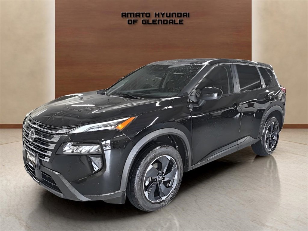 Used 2024 Nissan Rogue SV image 2