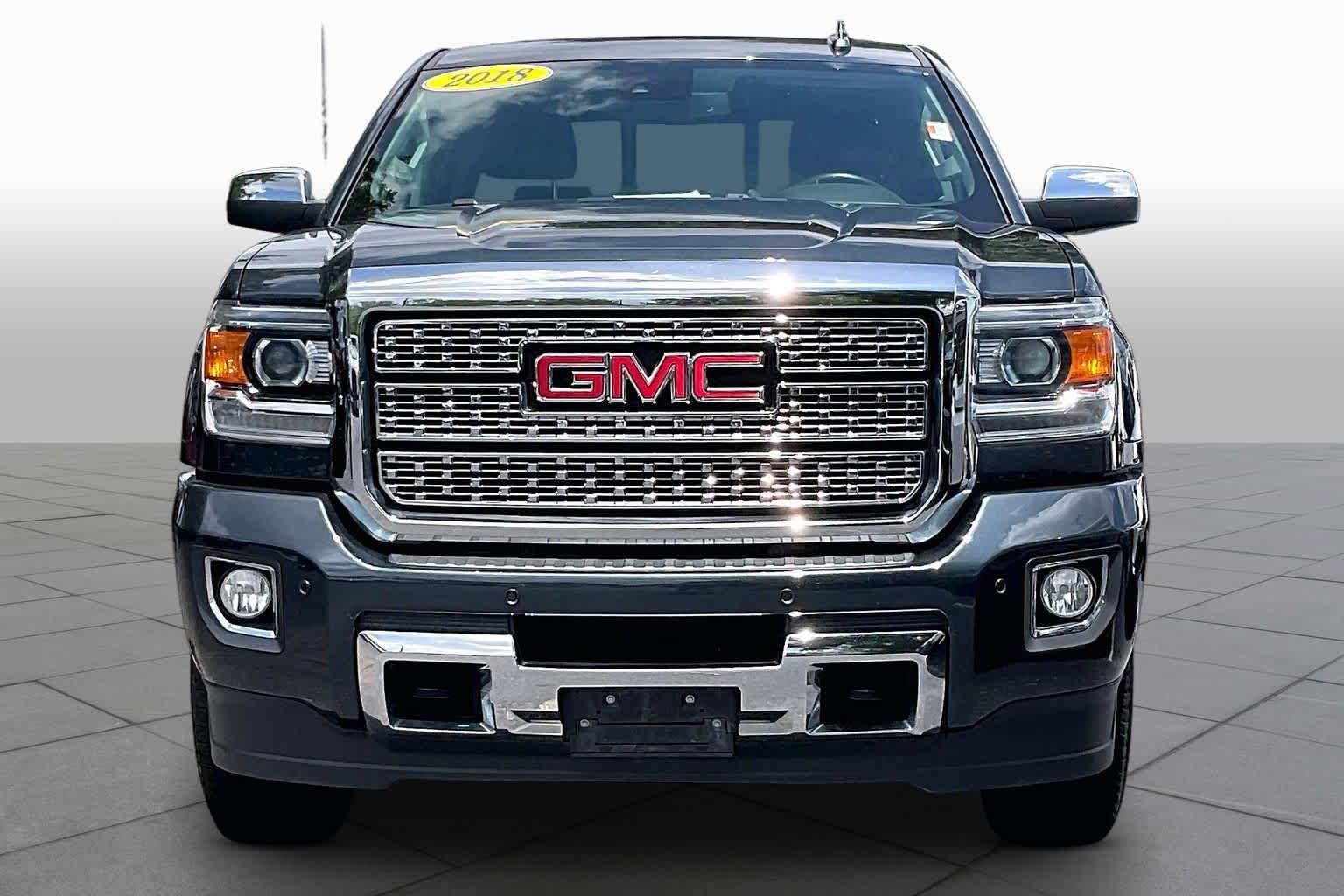 Used 2018 GMC Sierra 2500 Denali AWD/4WD image 4