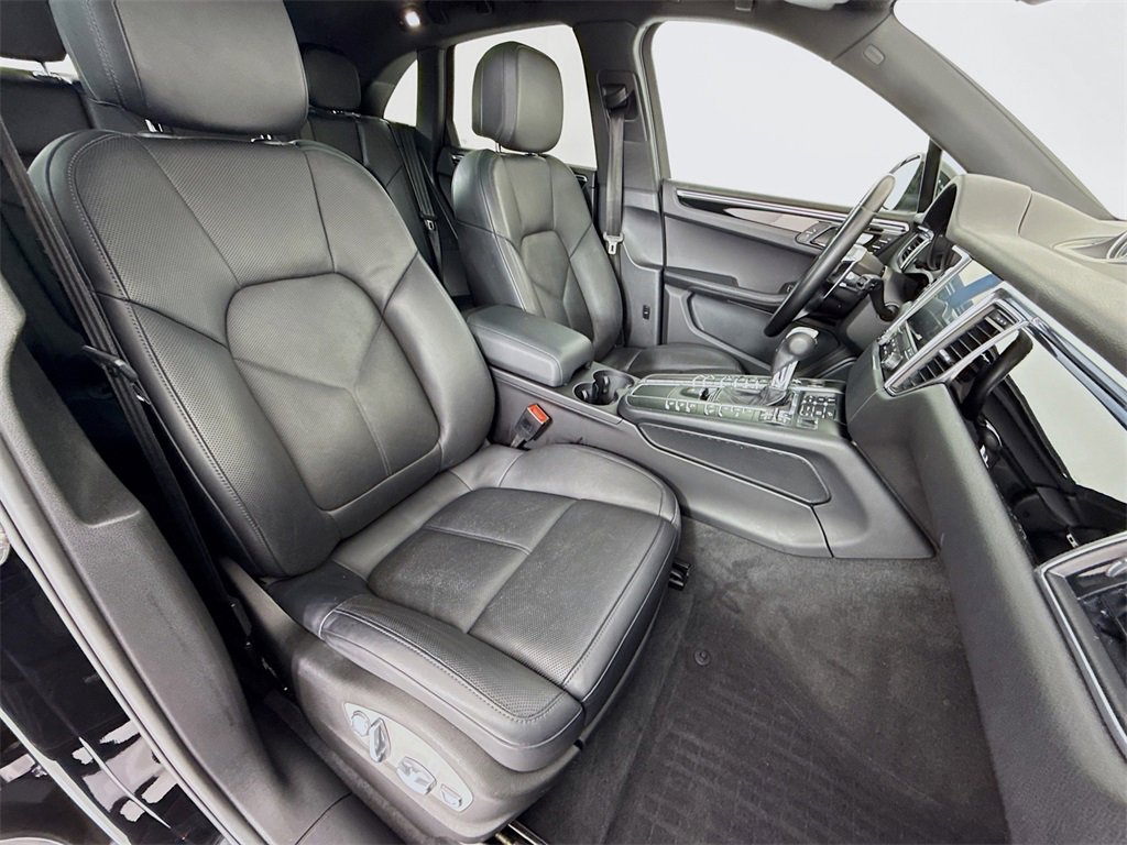 Used 2017 Porsche Macan image 30