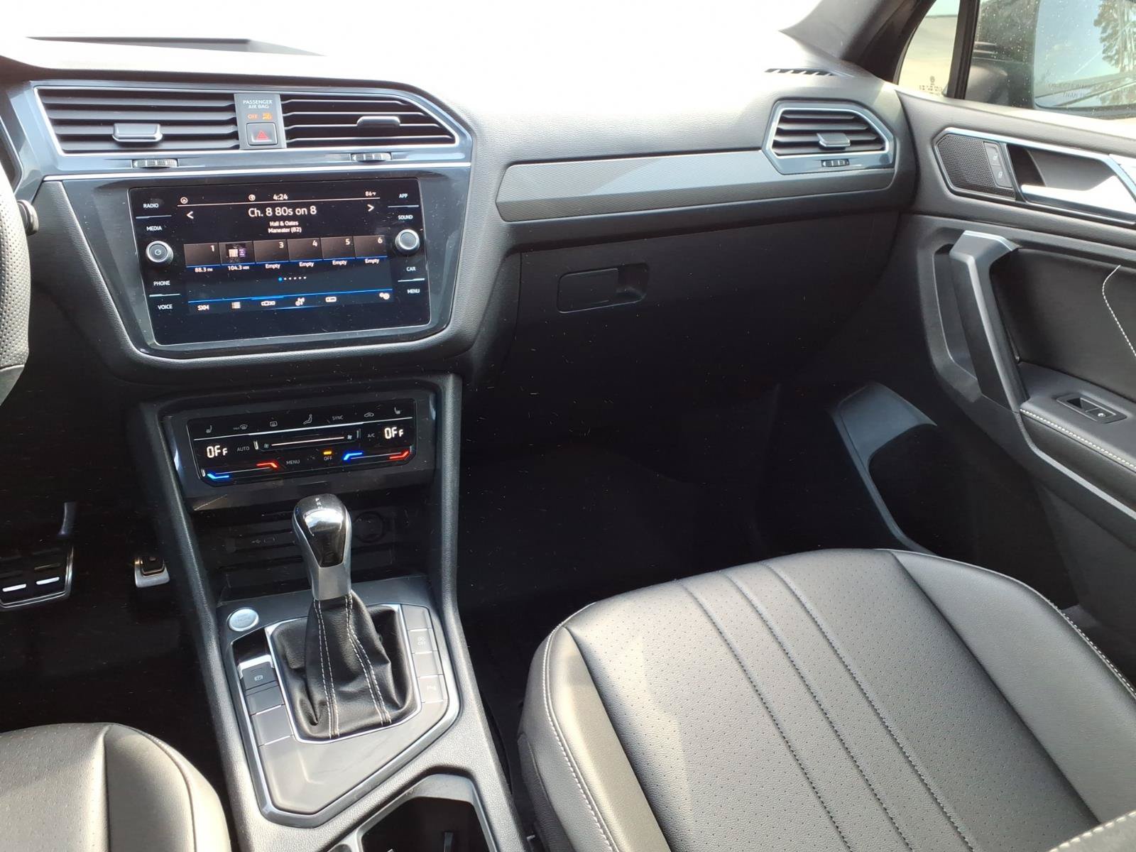 Used 2024 Volkswagen Tiguan SE R-Line FWD image 15
