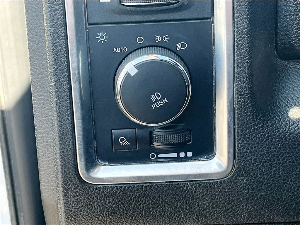 Used 2022 RAM 1500 Classic SLT image 10