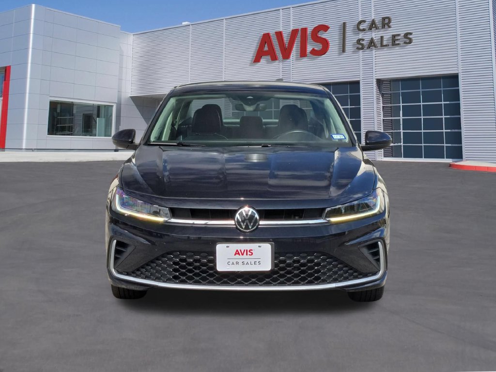 Used 2026 Volkswagen Jetta SE FWD image 2