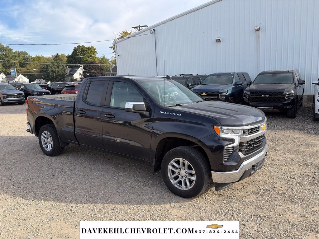 Used 2022 Chevrolet Silverado 1500 LT AWD/4WD image 7
