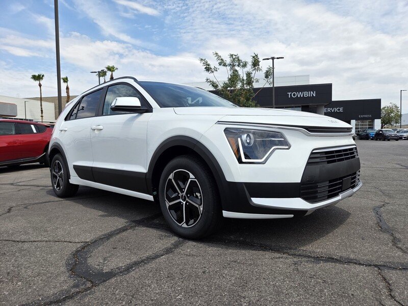 New 2026 Kia Niro EX FWD image 2
