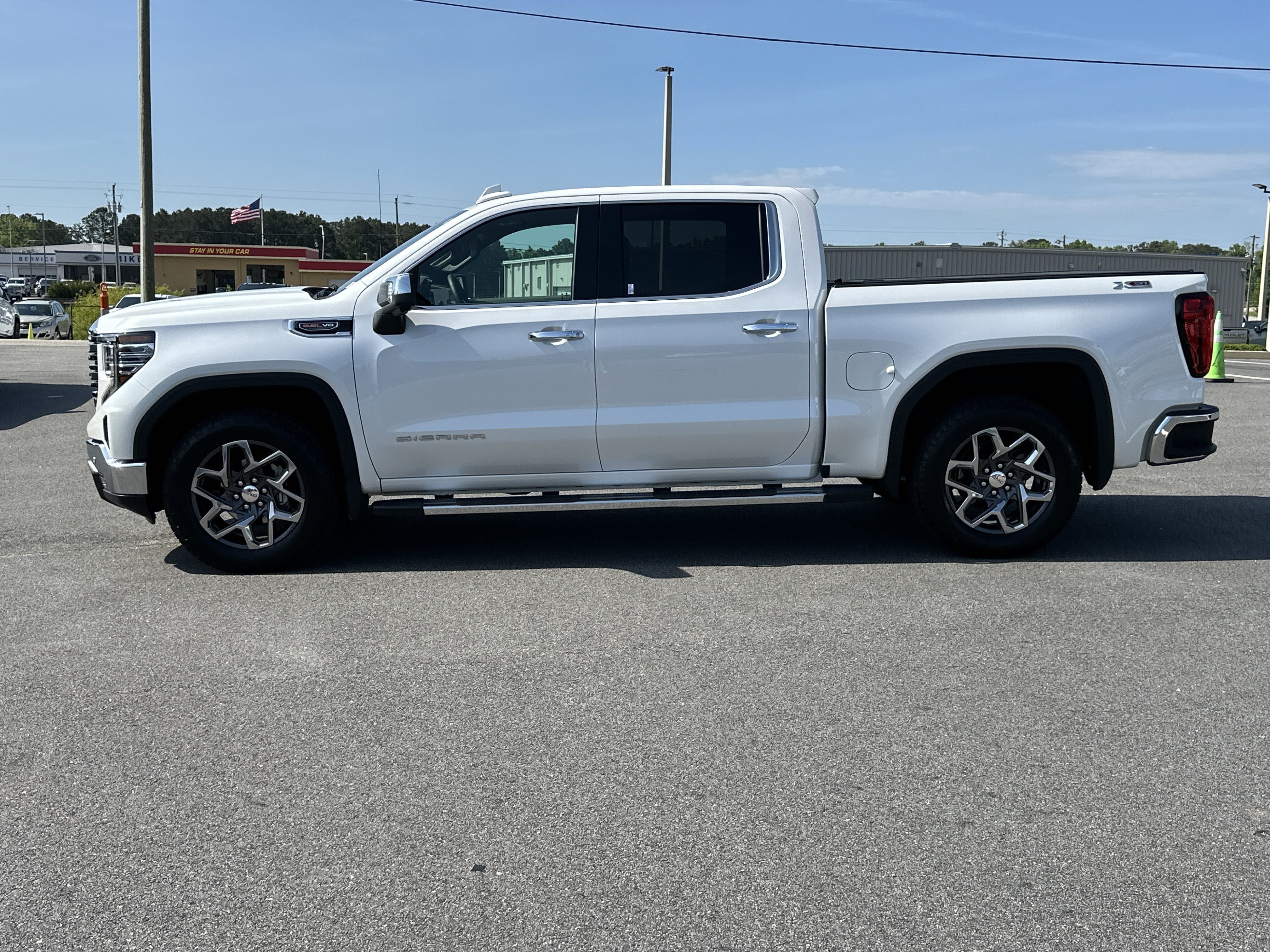Certified 2025 GMC Sierra 1500 SLT w/ SLT Premium Plus Package AWD/4WD image 9