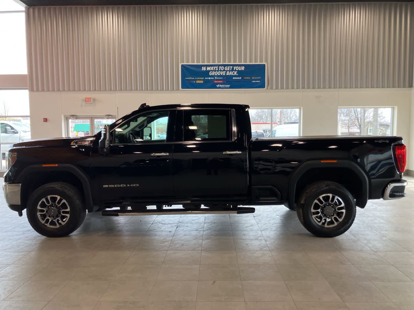 Used 2023 GMC Sierra 2500 SLT w/ SLT Premium Package image 8