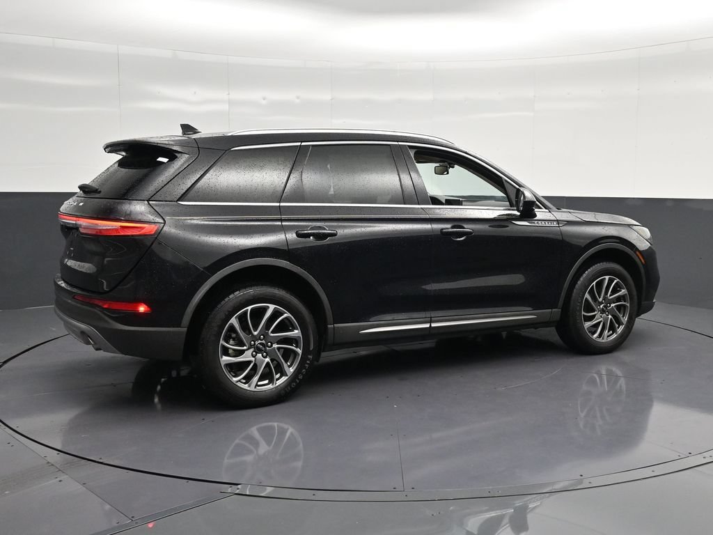 Used 2021 Lincoln Corsair AWD w/ Equipment Group 101A image 3