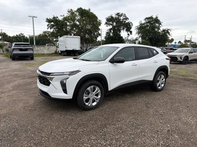 New 2026 Chevrolet Trax LS w/ Driver Confidence Package FWD video 2