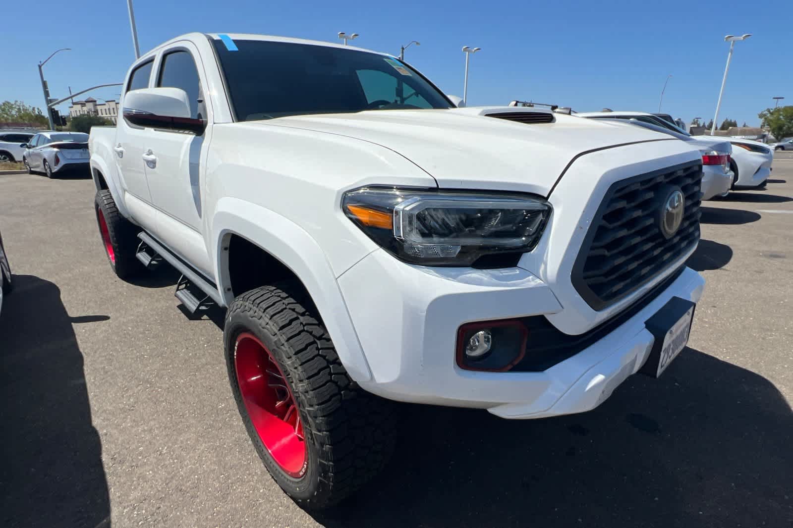 Used 2021 Toyota Tacoma TRD Sport w/ Technology Package AWD/4WD image 3