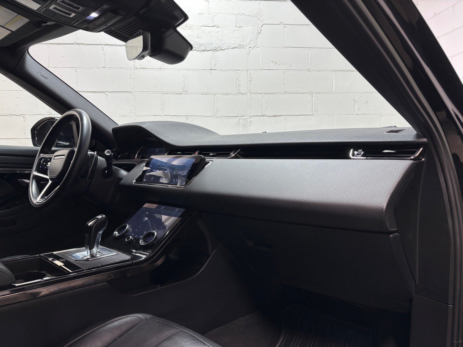 Used 2023 Land Rover Range Rover Evoque R-Dynamic S AWD/4WD image 30