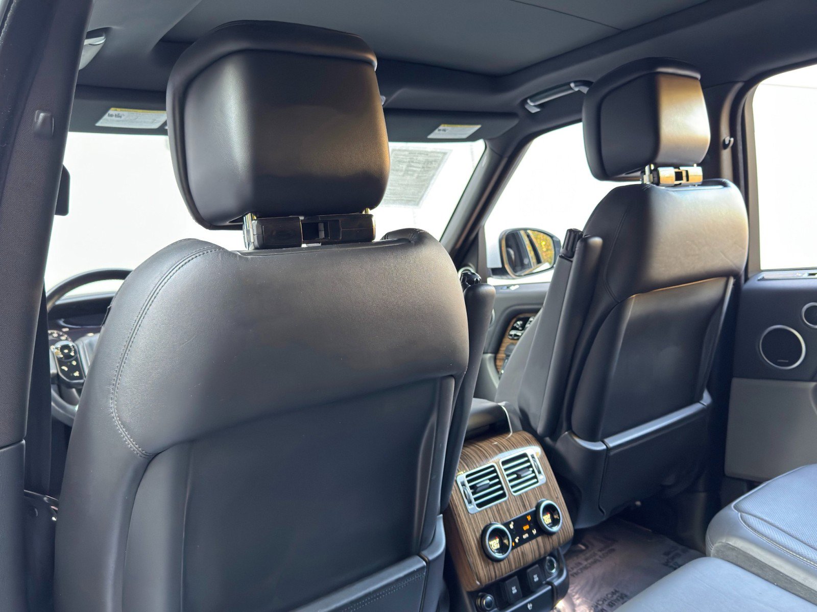 Used 2018 Land Rover Range Rover HSE image 44