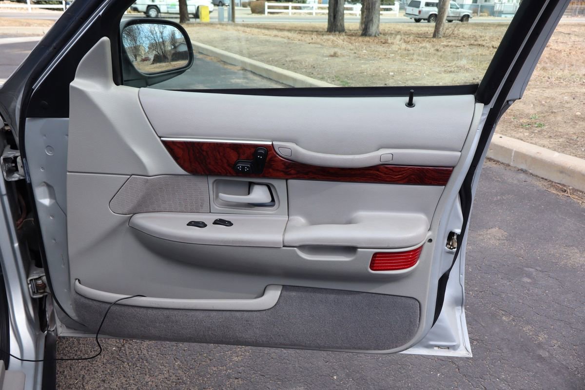 Used 2002 Mercury Grand Marquis LS image 26