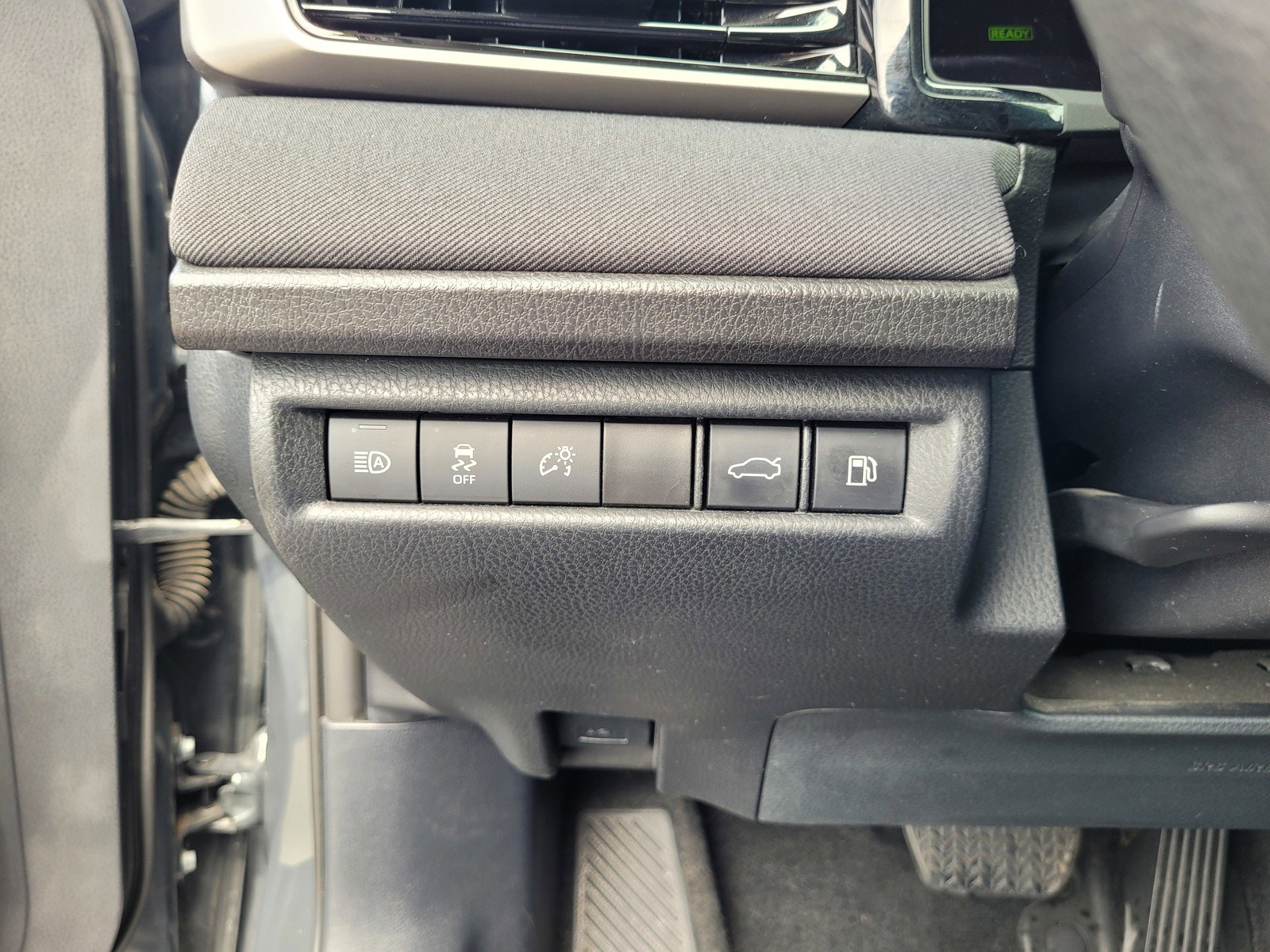 Used 2025 Toyota Camry LE image 24