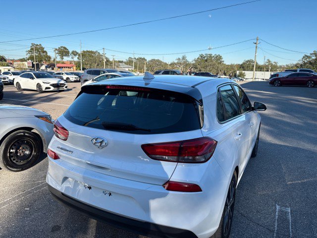 Used 2020 Hyundai Elantra GT image 9