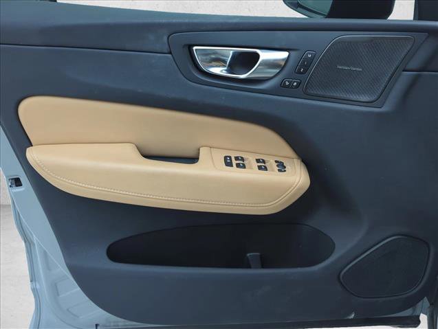 Used 2025 Volvo XC60 B5 Ultra w/ Protection Package Premier image 10
