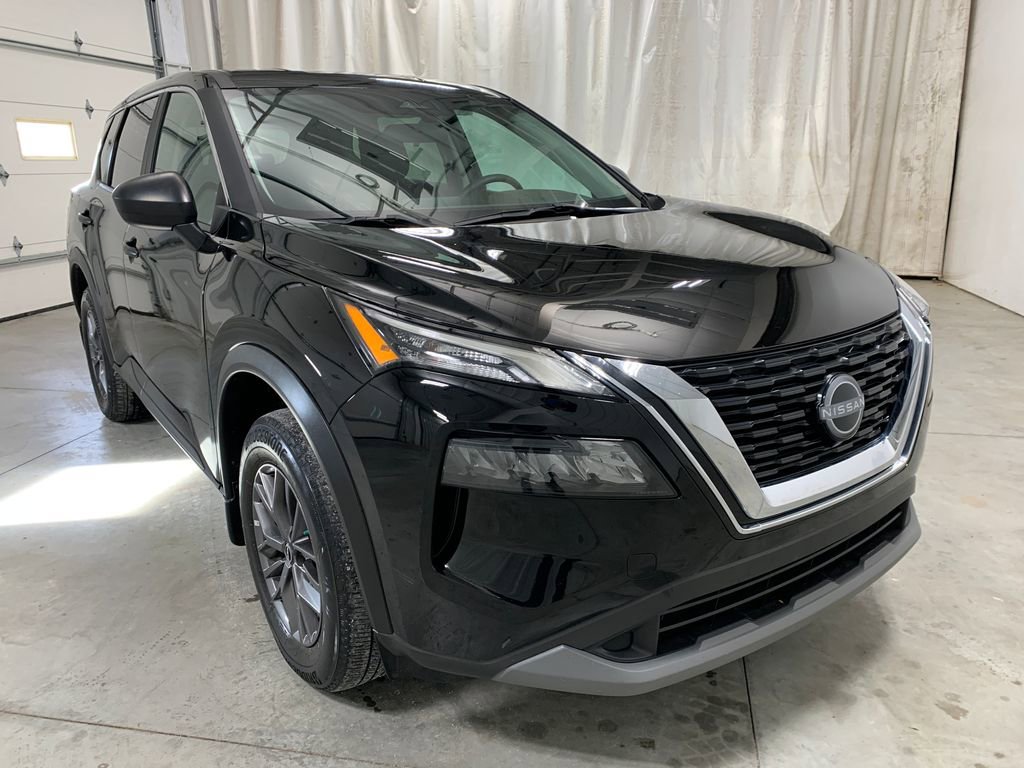 Used 2023 Nissan Rogue S image 14