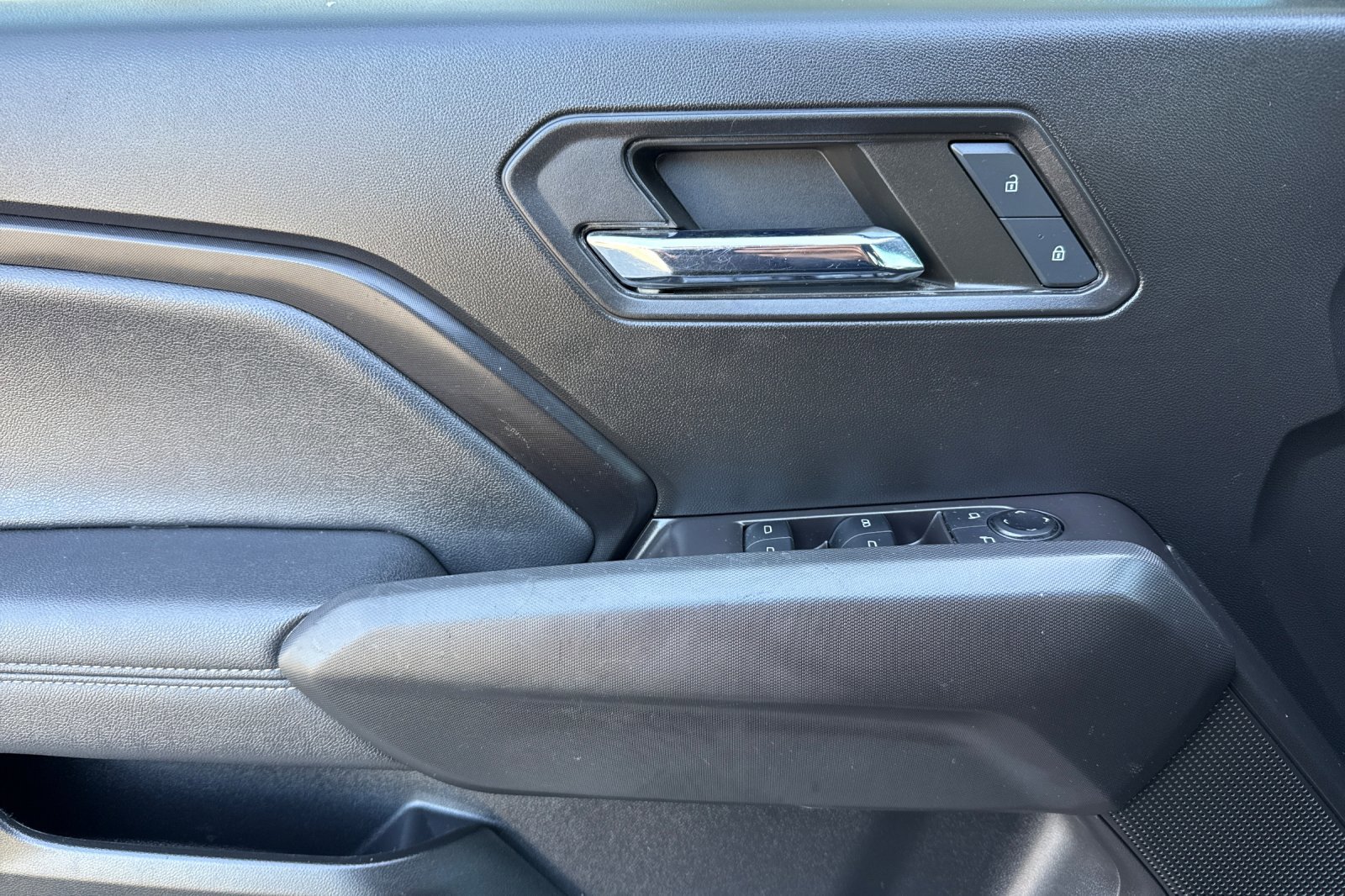 Used 2024 GMC Canyon Elevation w/ Convenience Package image 12