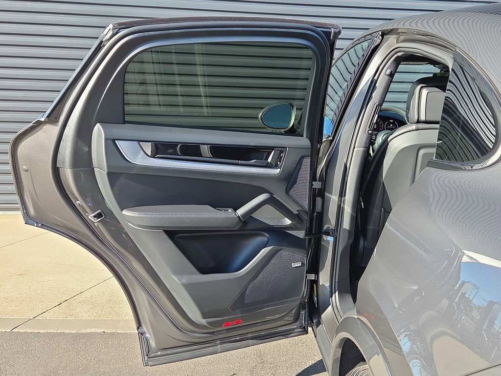 New 2026 Porsche Cayenne Coupe image 17