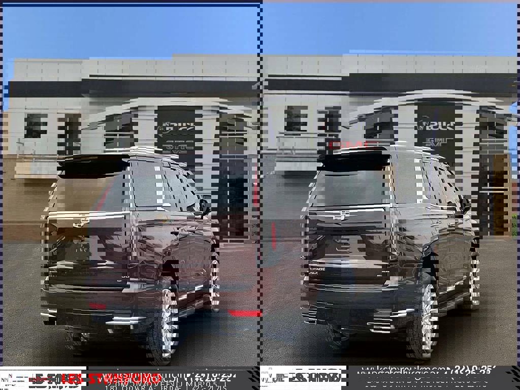 Used 2023 Cadillac Escalade Luxury w/ LPO, Illumination Package image 6