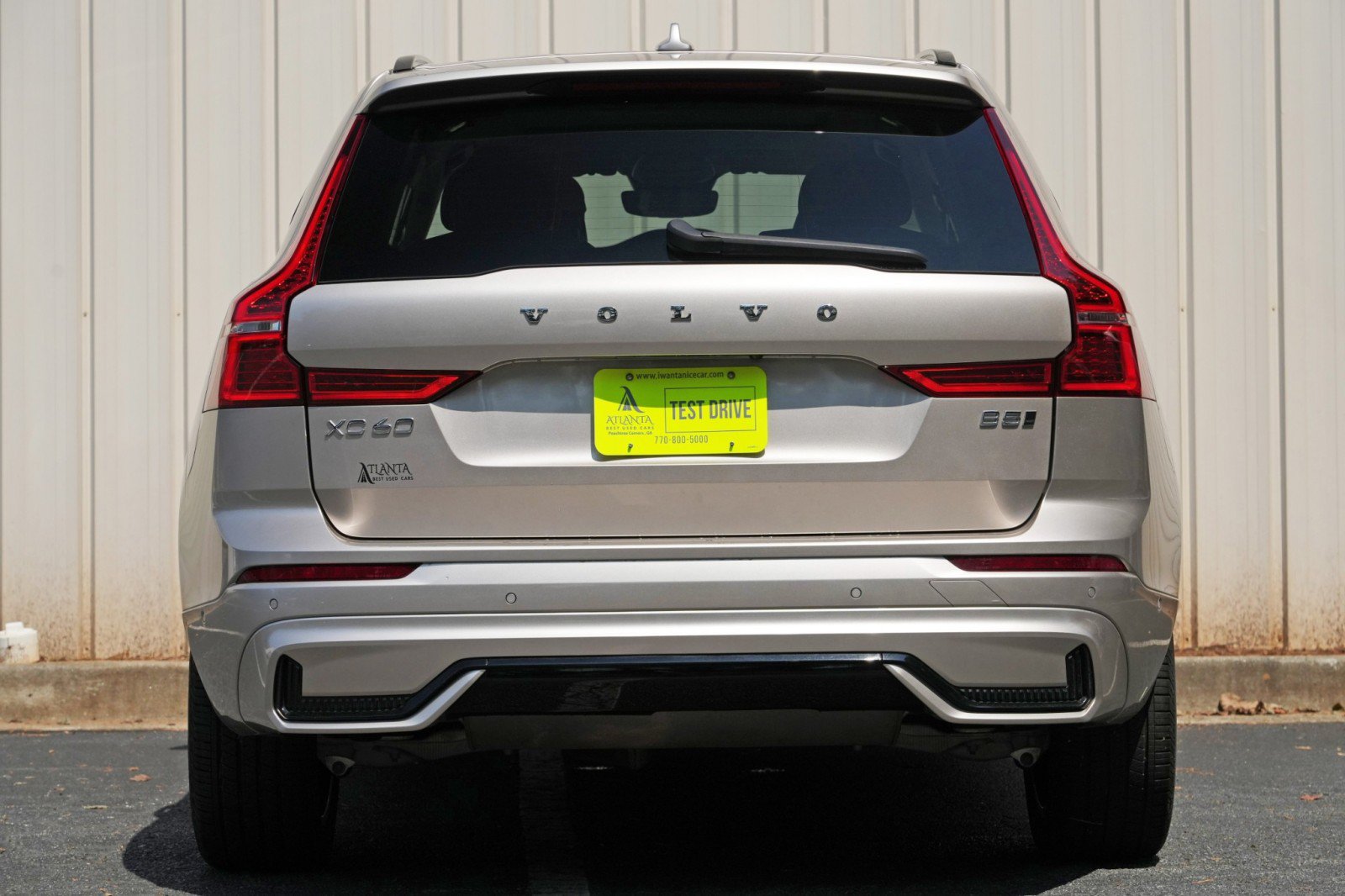 Used 2023 Volvo XC60 B5 Plus AWD/4WD image 10