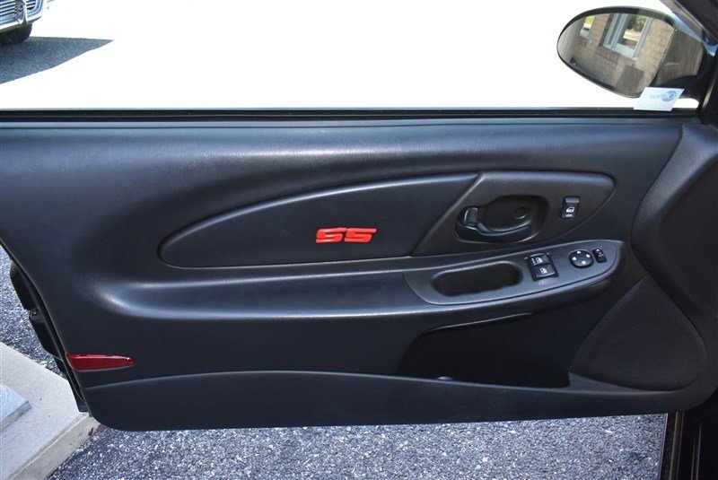 Used 2003 Chevrolet Monte Carlo SS w/ Preferred Equipment Group FWD image 10