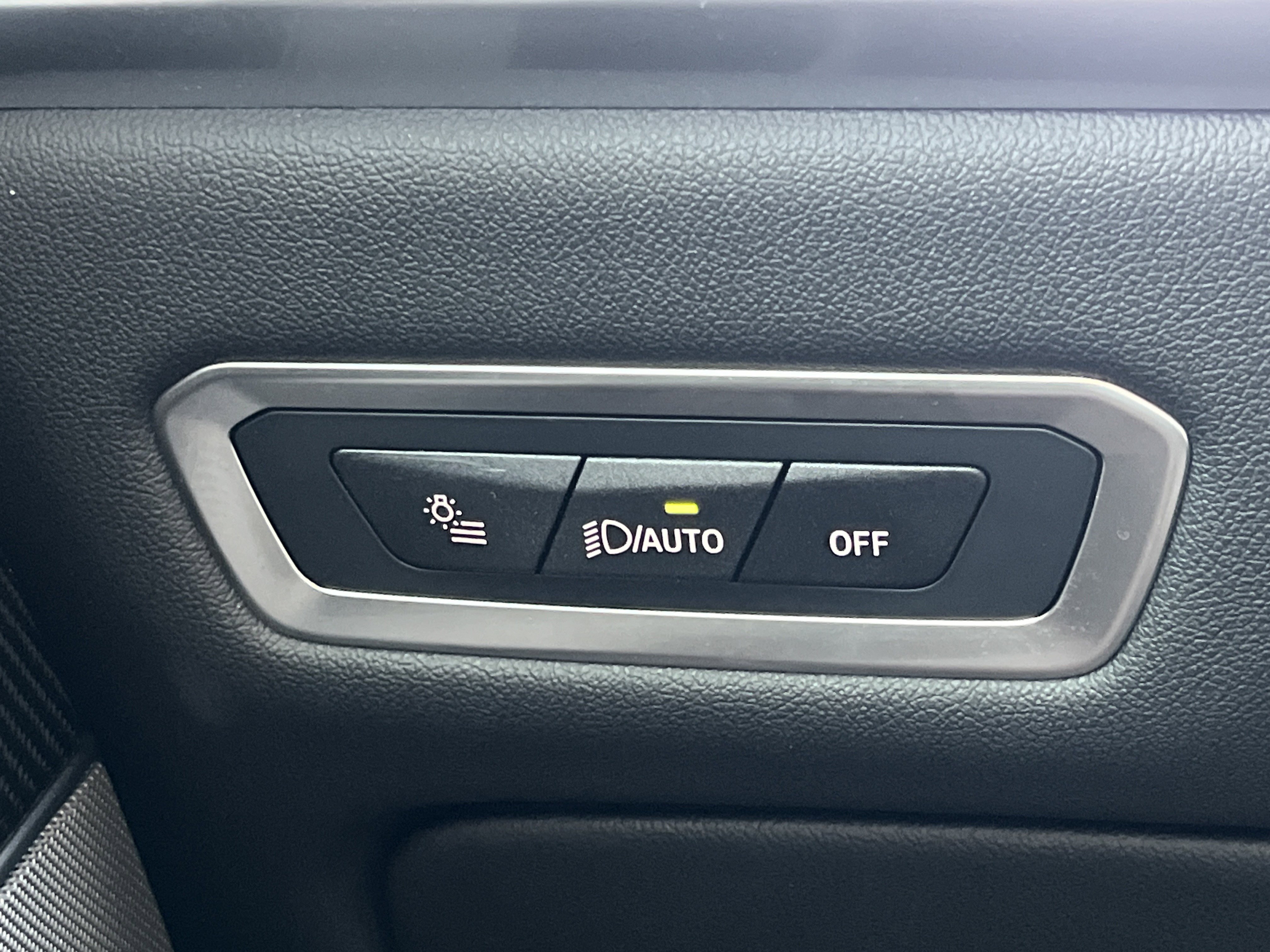 Used 2025 BMW X7 M60i w/ Executive Package image 14