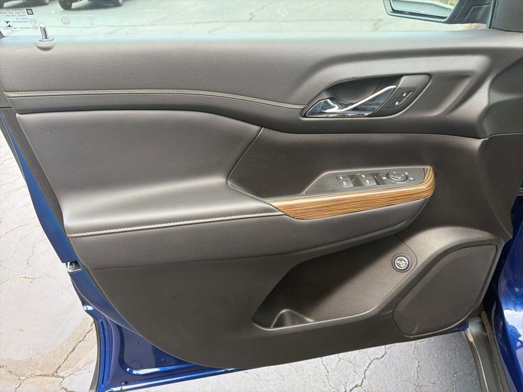 Certified 2023 GMC Acadia SLE w/ Driver Convenience Package image 8